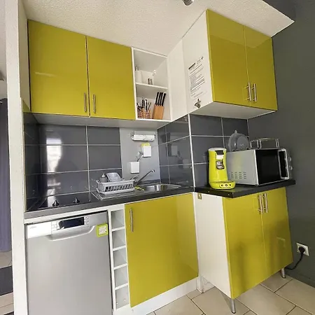 Apartment Mezzanine Climatise Avec Terrasse *
